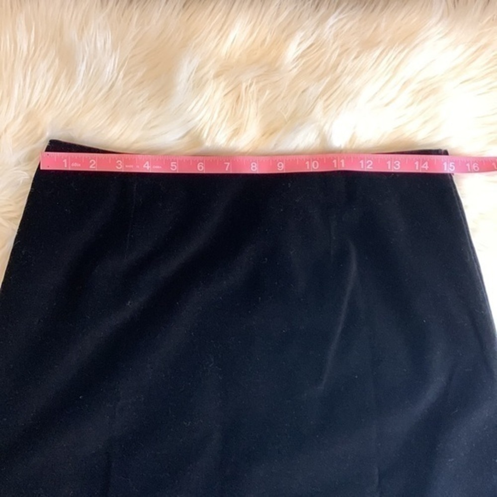 Boden velvet fully lined side zip skirt scalloped detail 6 Long - Picture 3 of 7